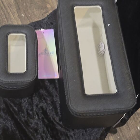 Impressions Cyprus Essentials 2-PC Case Set- Black - Picture 12 of 12